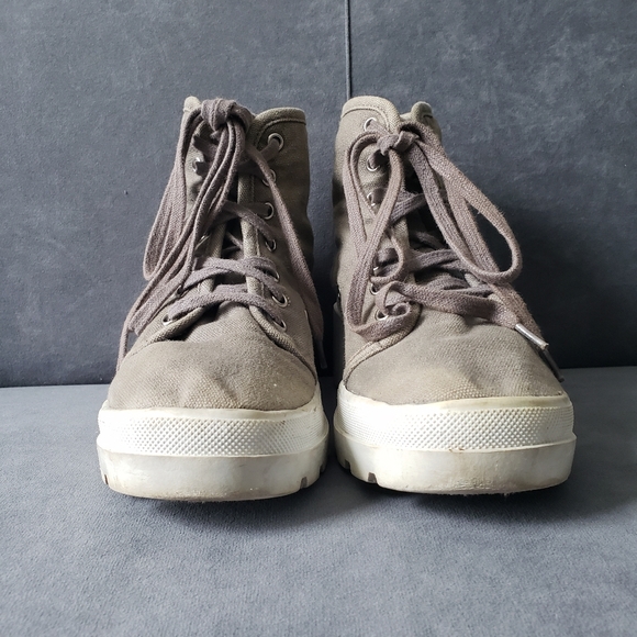 Grey Canvas Platform Sneakers from Forever 21 - Picture 2 of 5